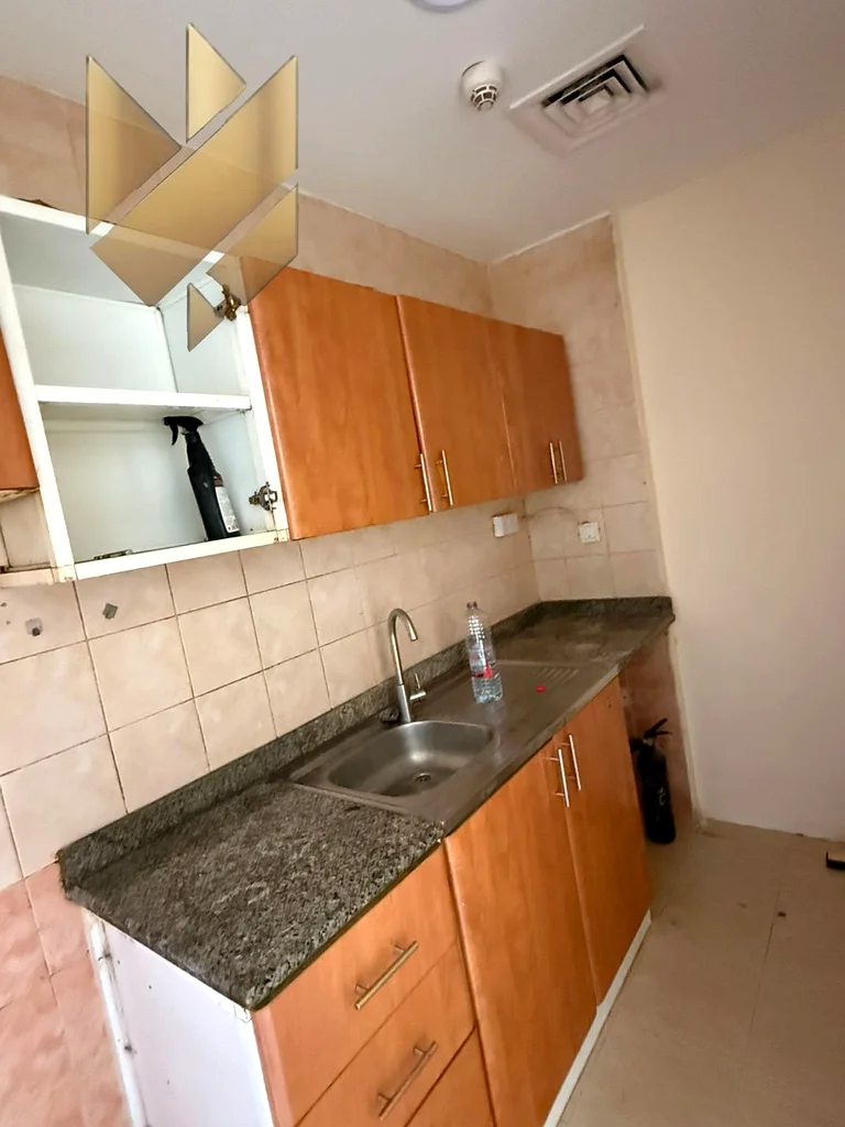 استوديو واسع للإيجار السنوي في المويلح الجديد – مطبخ منفصل وتكييف مركزي63700390658945114