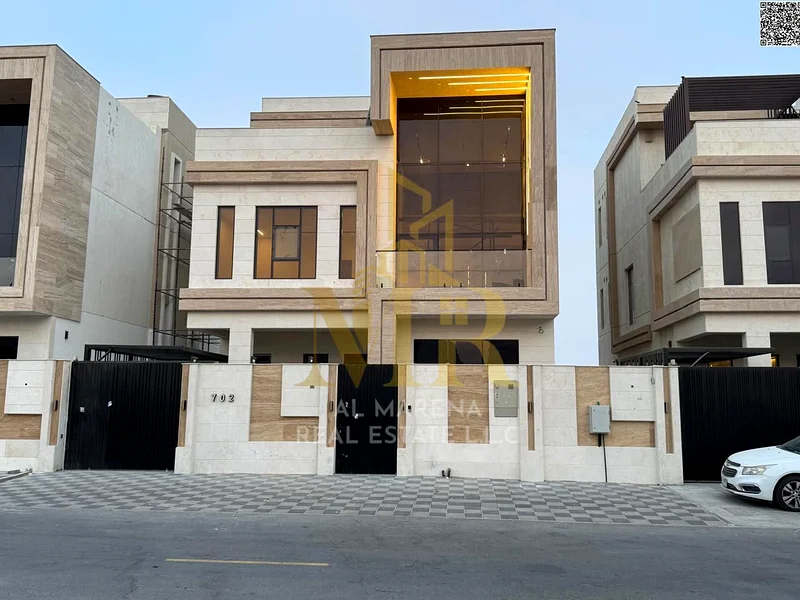فيلا فاخرة للبيع في الباهية - عجمان | طابقان + سطح | 5 غرف نوم رئيسية | مجلس + قاعة مع مغاسل | مطبخ | مسبح | السعر: 2,450,000 درهم63884499679491110
