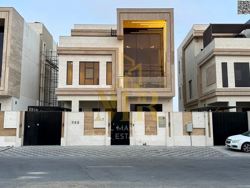 فيلا فاخرة للبيع في الباهية - عجمان | طابقان + سطح | 5 غرف نوم رئيسية | مجلس + قاعة مع مغاسل | مطبخ | مسبح | السعر: 2,450,000 درهم63884499679491111