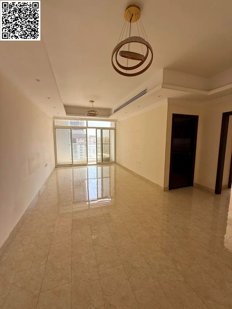 Apartment for the first tenant with a free month and free parking, three rooms and a hall for annua63719334994434112