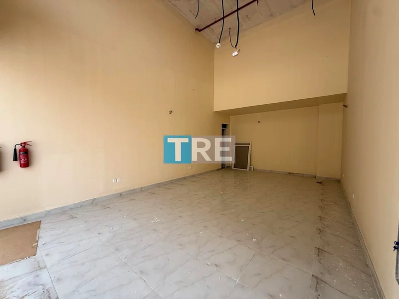 PRIME LOCATION BIG SHOP WITH ATTACHED BATHROOM FOR RENT IN AL YASMEEN, AJMAN64072889792514112