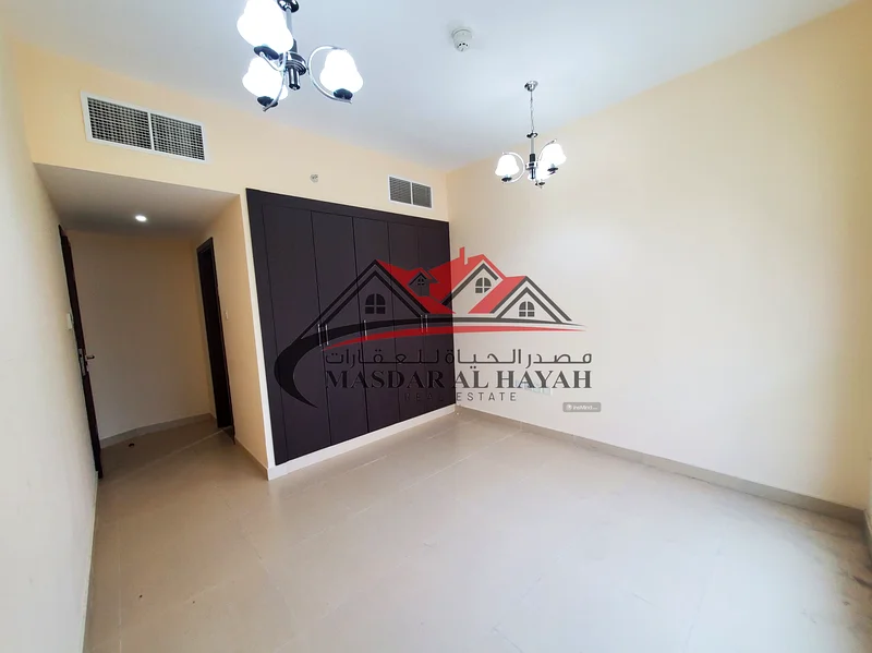 No Cash Deposit Deposit With Parking Wardrobes In school zone area63812426655746112