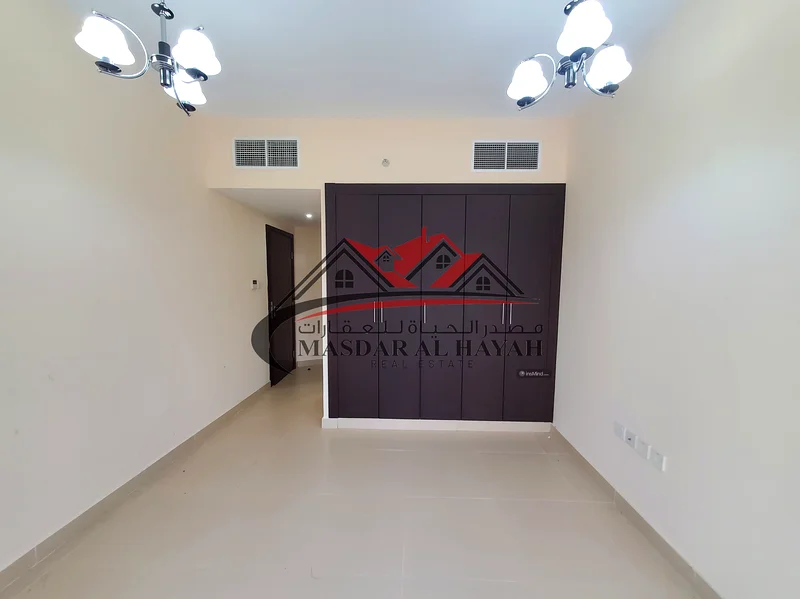No Cash Deposit Deposit With Parking Wardrobes In school zone area63812426655746110