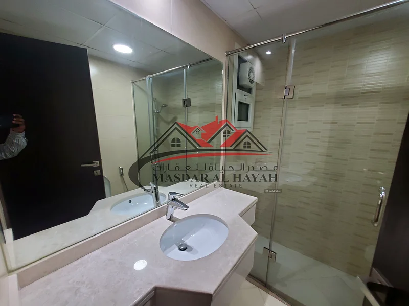 No Cash Deposit Deposit With Parking Wardrobes In school zone area63812426655746113