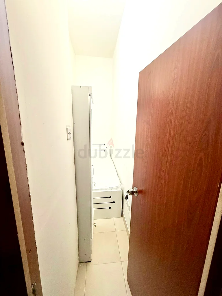 Partition room for rent63796893958018112
