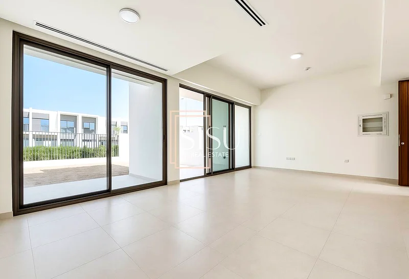 Close to Amenities | Single Row | Vacant63947086835586114