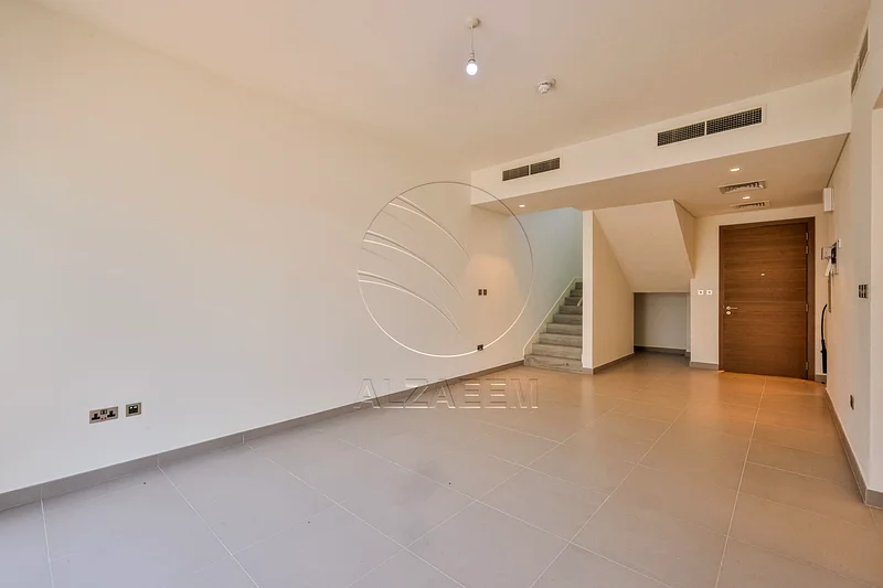 صف مفرد | منزل متصل بـ 3 غرف نوم + غرفة خادمة | موقع مذهل63848490833026112