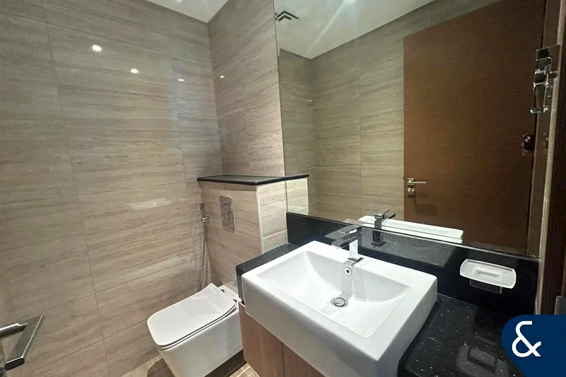 2 Bed | Furnished | Canal Views | Urban Oasis63792779226753114