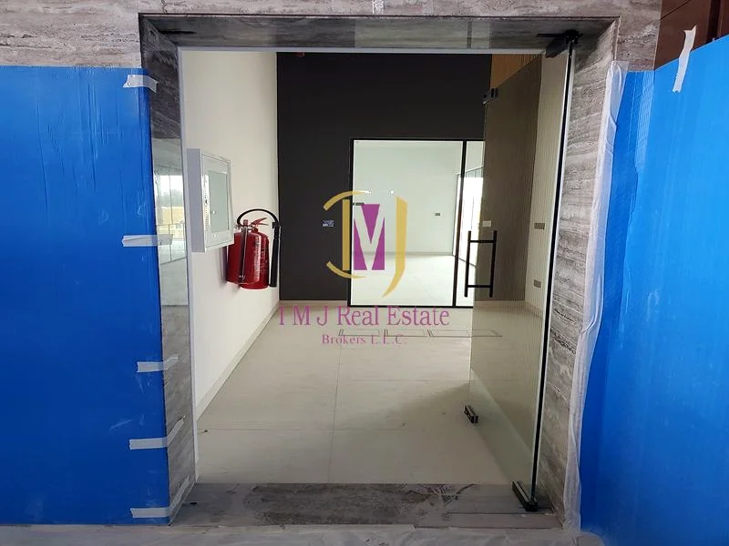 Brand New | Prime Location | Fitted | Available64063030030595114