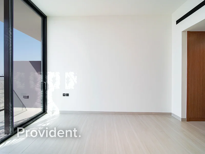 جديد بالكامل | الدفع عبر العملات الرقمية | إطلالة على أفق مارينا63781620642946114