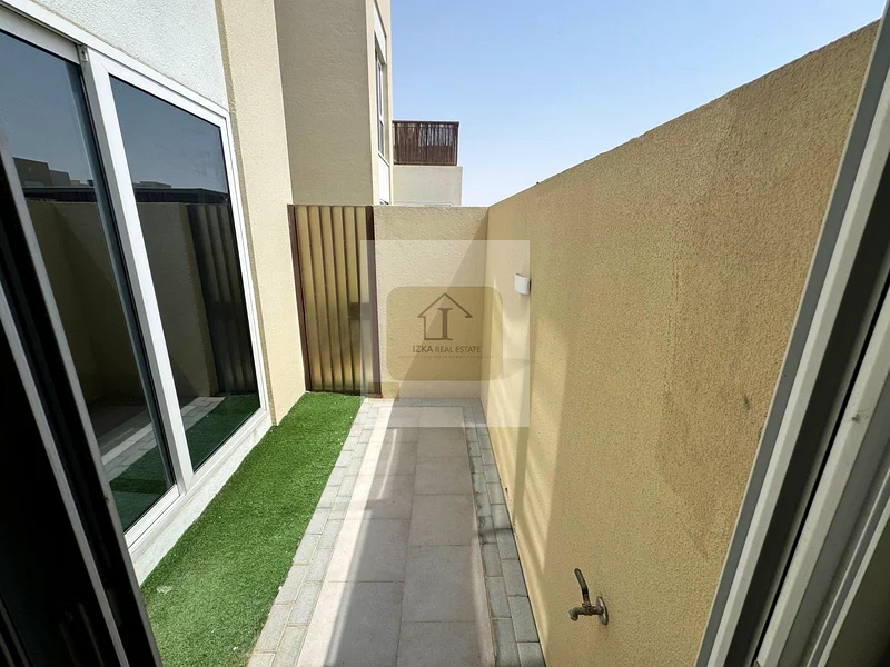صف مفرد / صيانة جيدة / حديقة مهيئة63806419435521113