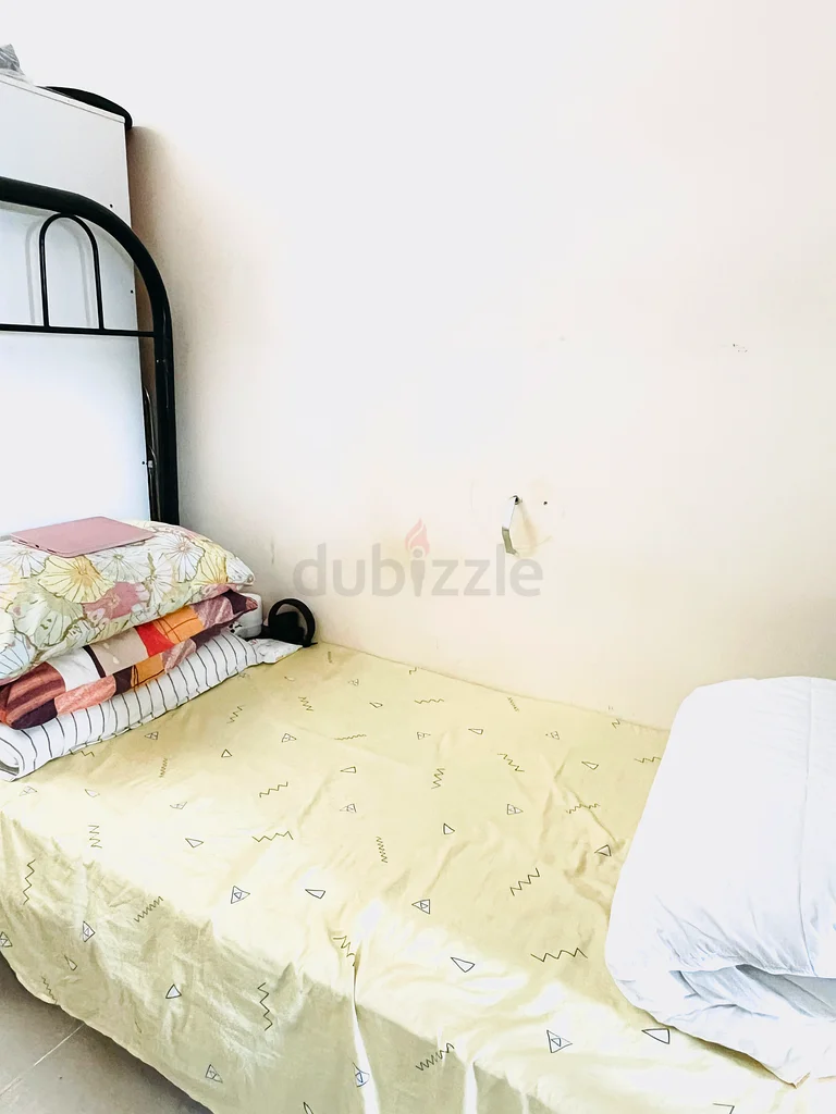 مساحة سرير للسيدات (إناث فقط)64056928871554114