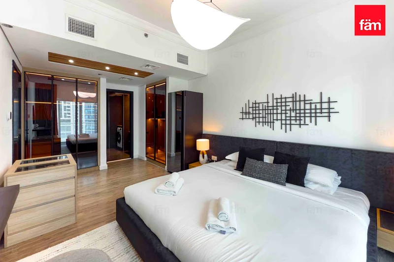 ELEGANTLY FURNISHED | VACANT | PANORAMIC LAKE VIEW63987419616641113