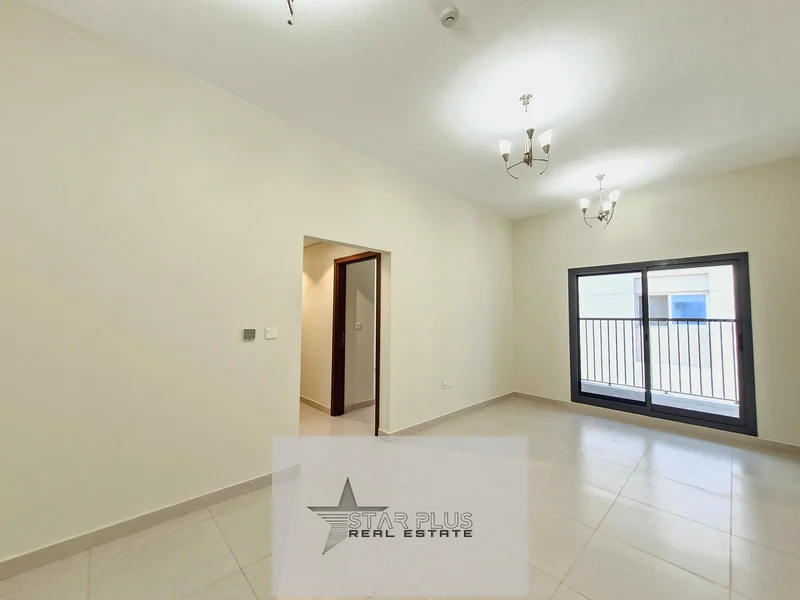 شقة فاخرة وواسعة جداً بغرفتي نوم قرب المخرج مع موقف مغطى للسيارات63730241787779110