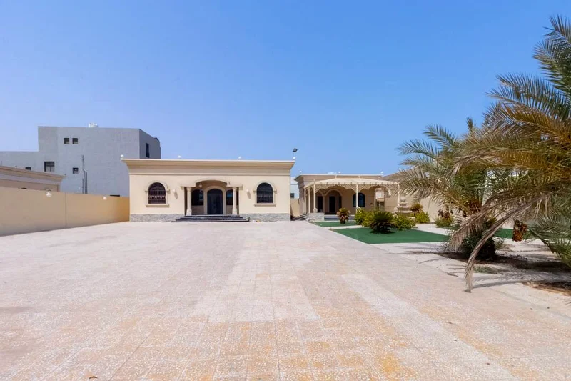 فيلا مريحة مكونة من أربع غرف نوم - موقع رائع - ريفا القديمة63813642112259110