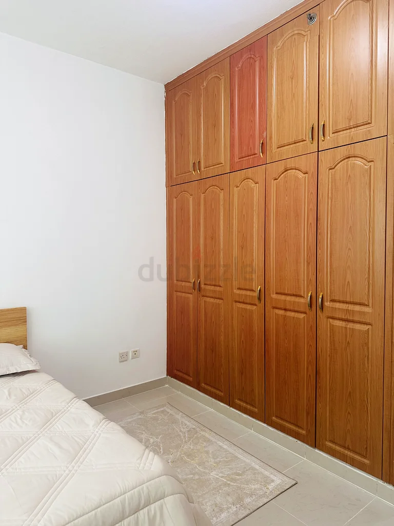 غرفة خاصة واسعة (بمنظر كبير) في شقة جديدة بالكامل63796993357443112