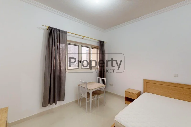 Fully Furnished | Spacious | Available 1-Oct63734916964994111