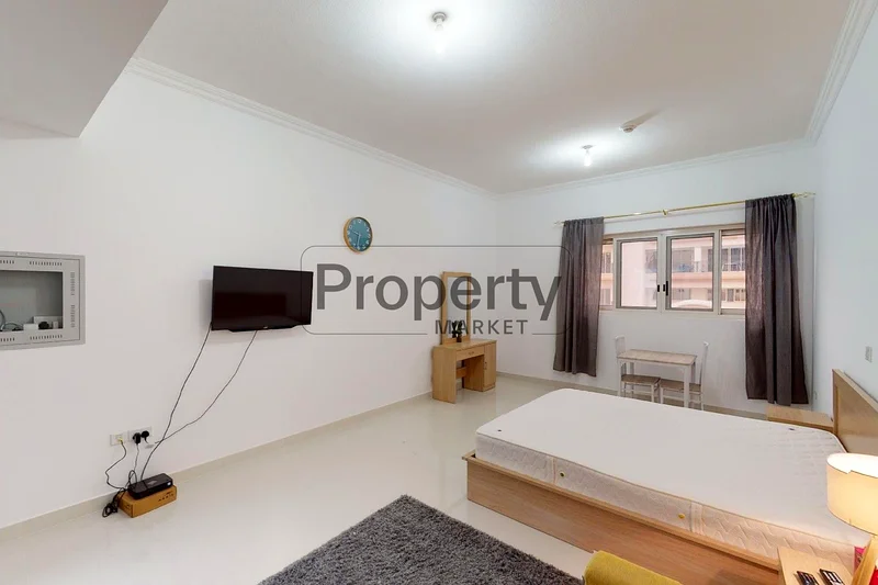 Fully Furnished | Spacious | Available 1-Oct63734916964994110