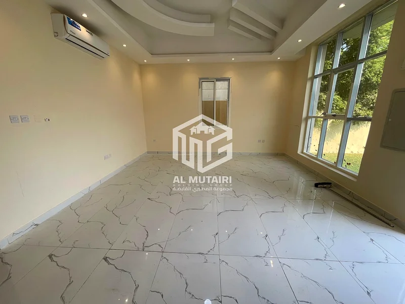 🏡 فيلا للإيجار السنوي – منطقة الياسمين، عجمان فيلا سكنية واسعة تقع مباشرة على شارع الشيخ عمار، توفر الراحة والخصوصية في63720052478082114