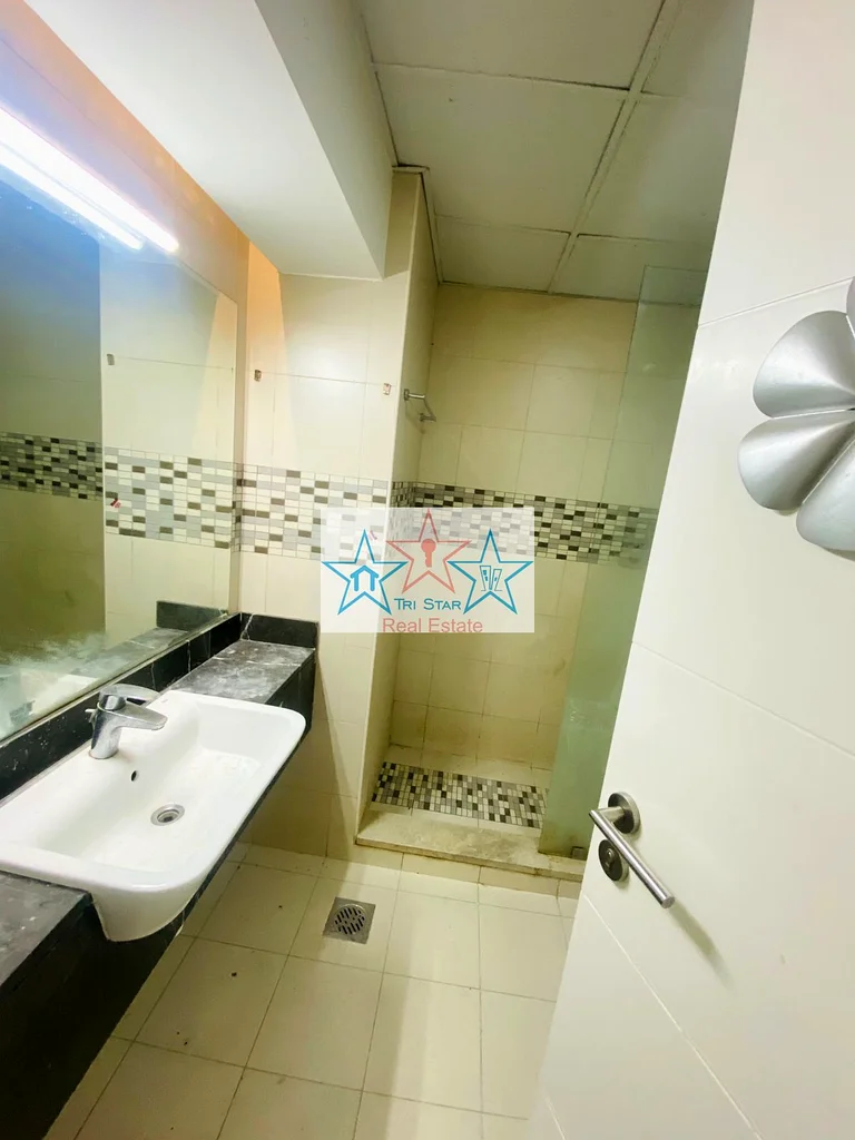 Montrell by Azizi, Rent 68k 4 cheques sqft 699. It's a fully furnished 1bhk  and Chiller free63761924203009112