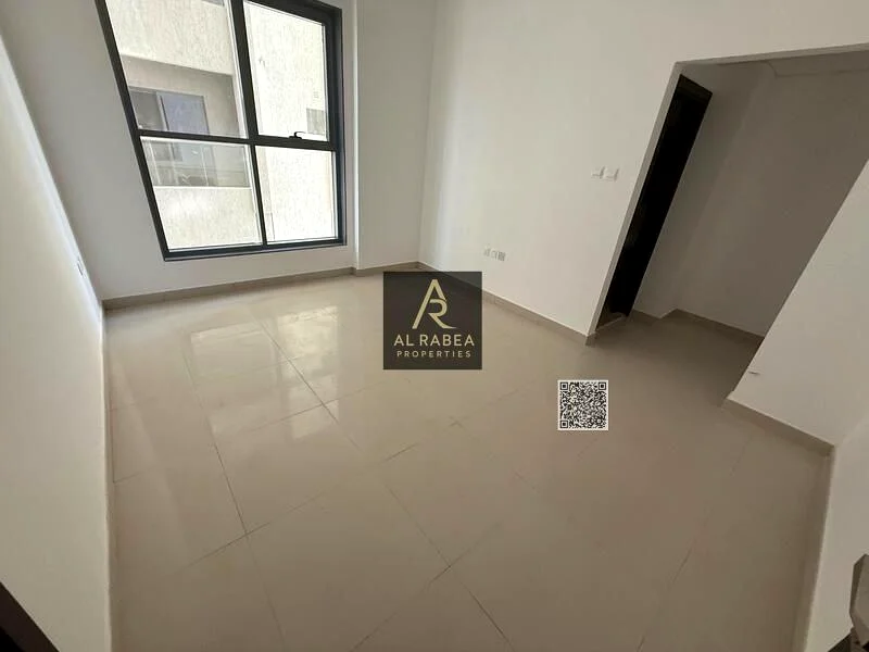مبنى جديد، أول ساكن في الجرف 363714352520963111
