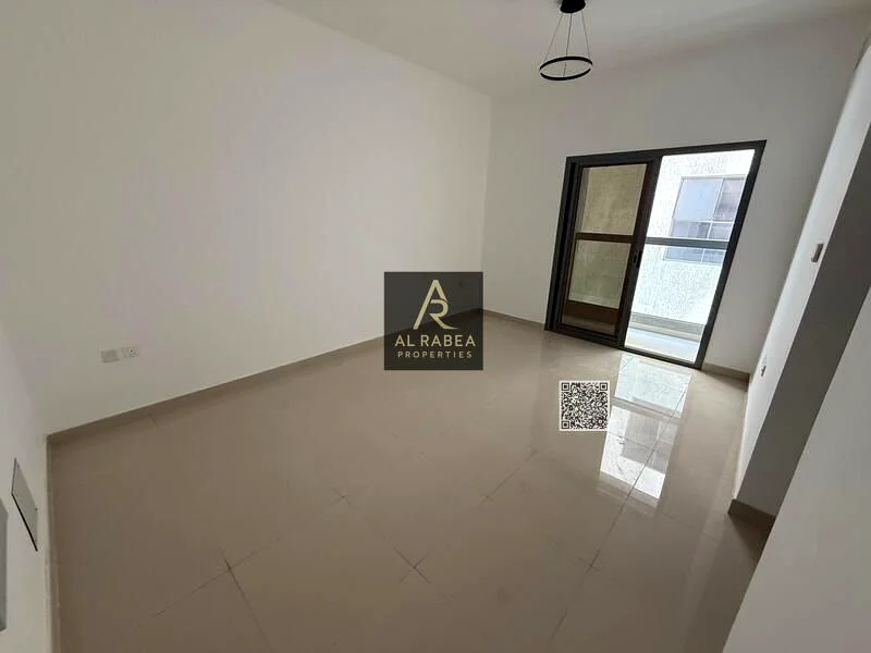 مبنى جديد، أول ساكن في الجرف 363714352520963110
