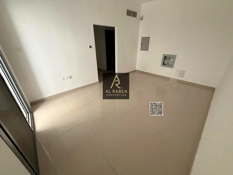 مبنى جديد، أول ساكن في الجرف 363714352520963113