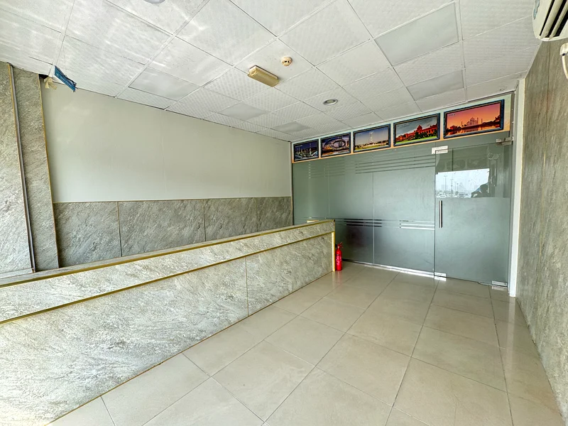 SHOP FOR RENT BEST LOCATIOM63816673259523110