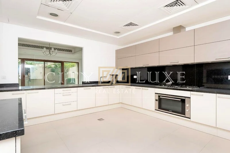 Exclusive | Single Row | Motivated Seller| Vacant63975048979969111