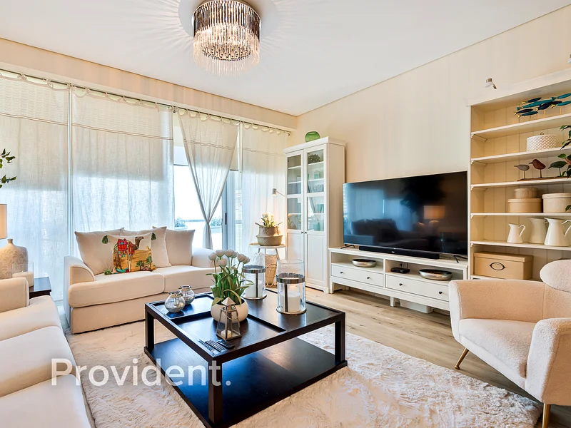 Fully Upgraded | Sea Views | Vacant63936476922370111