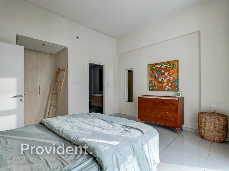 Spacious Unit | Ideal Layout | Bright63738983995521114