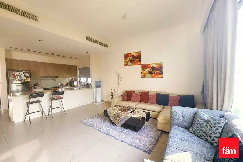 Single Row| Vacant on Transfer| Big Plot64046114025602113