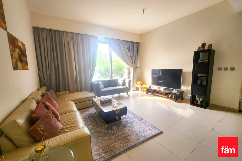 Single Row| Vacant on Transfer| Big Plot64046114025602114
