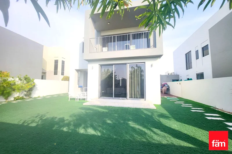 Single Row| Vacant on Transfer| Big Plot64046114025602112