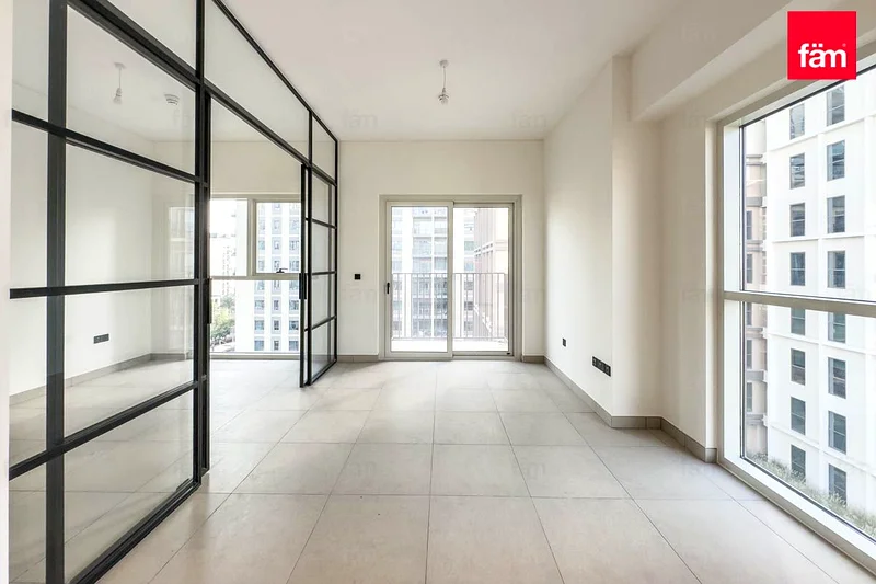Vacant | Corner unit | Investor Deal64043342672386112