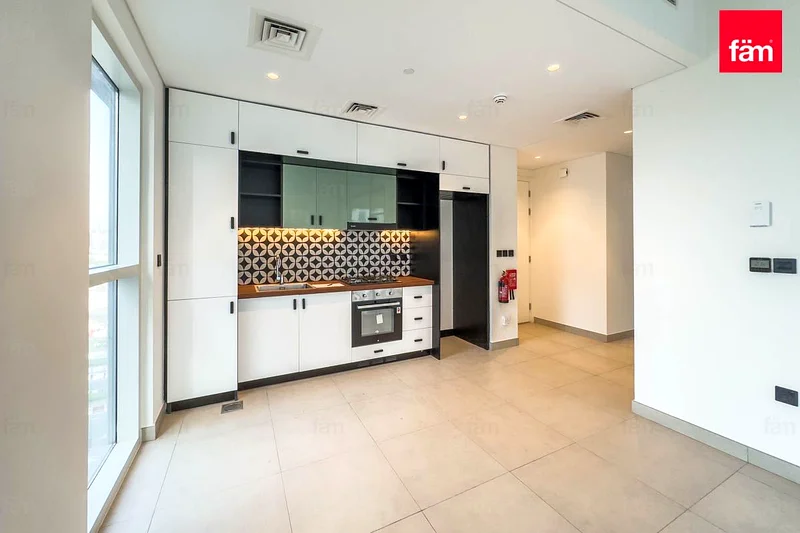 Vacant | Corner unit | Investor Deal64043342672386111