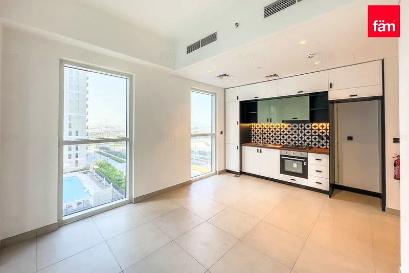 Vacant | Corner unit | Investor Deal64043342672386110