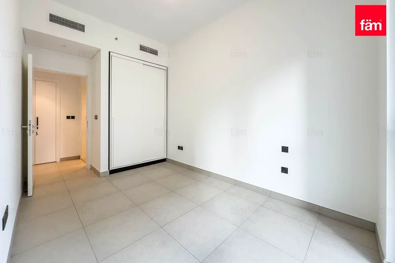 Vacant | Corner unit | Investor Deal64043342672386114