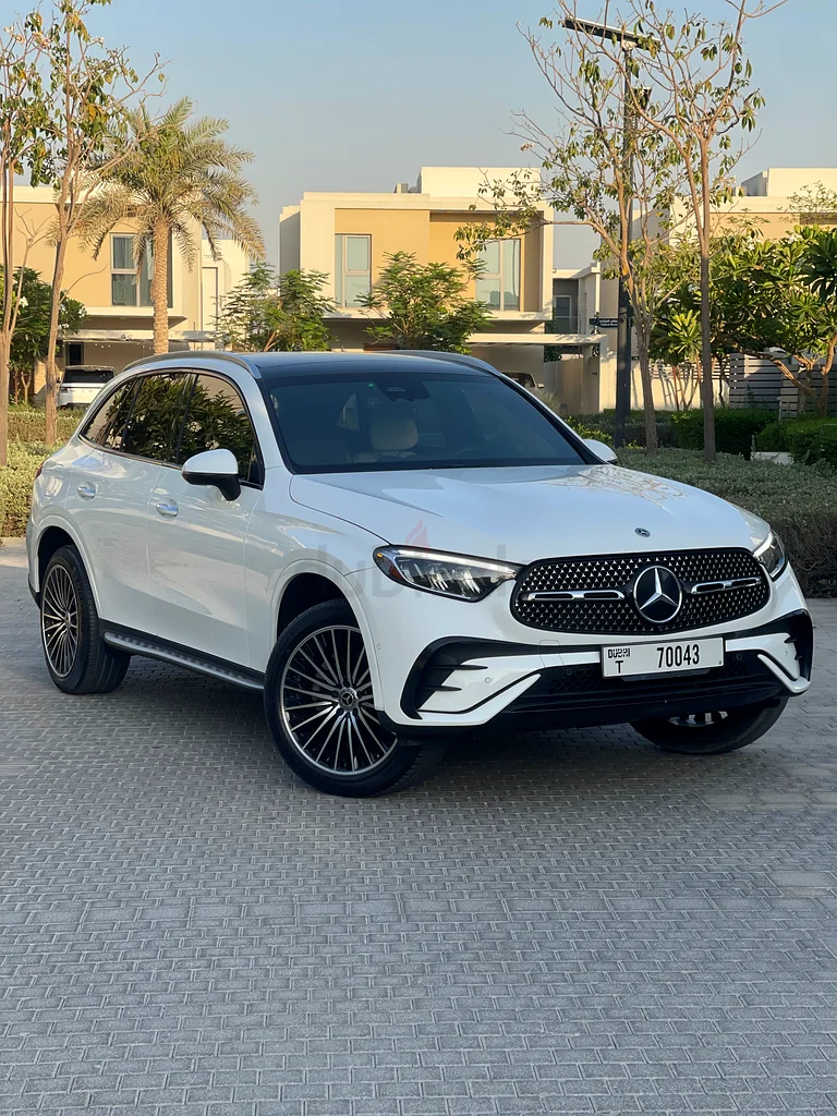 Mercedes glc300 4matic full options with 360 camera without paint63699044707585112