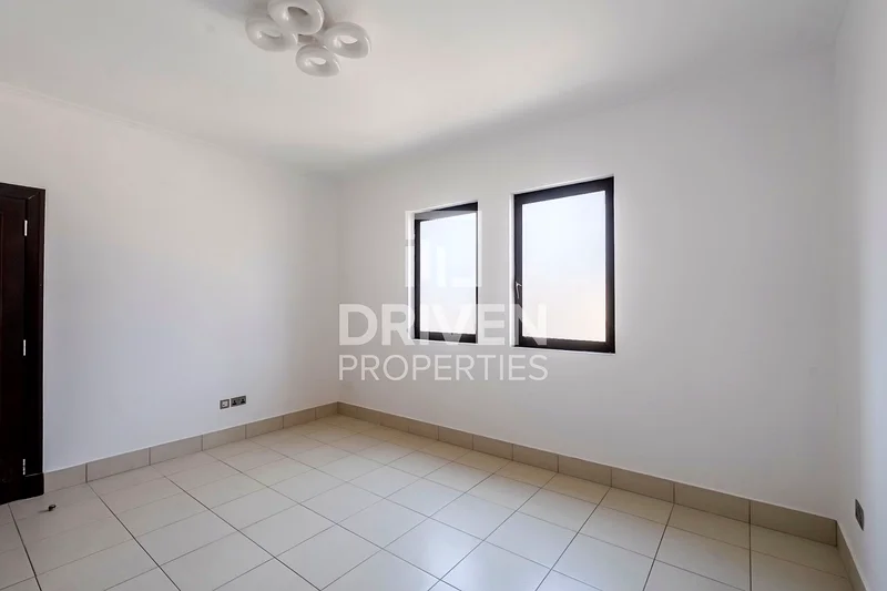 Standout Unit | Vibrant Community | Vacant63771612439553114