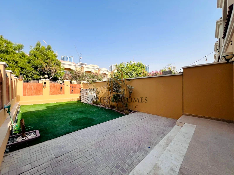 Prime Location - Corner Unit ! Converted ! Landscape Garden63782826996355110