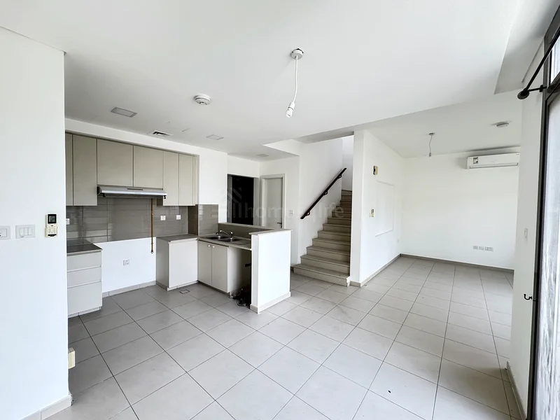 SINGLE ROW | VACANT | BIG PLOT | TYPE 263807053543169110