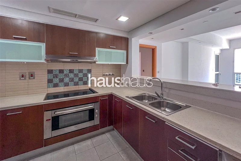 غير مفروش | نوع C | إطلالة على برج | شاغرة قريبًا63752462894337112