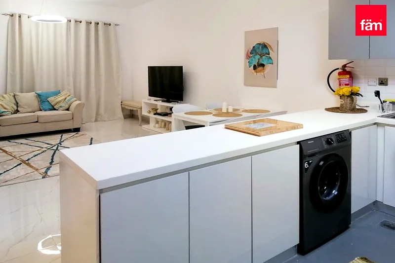 Spacious |Vacant 30.10 | Good Price | Unfurnished63786429592322112