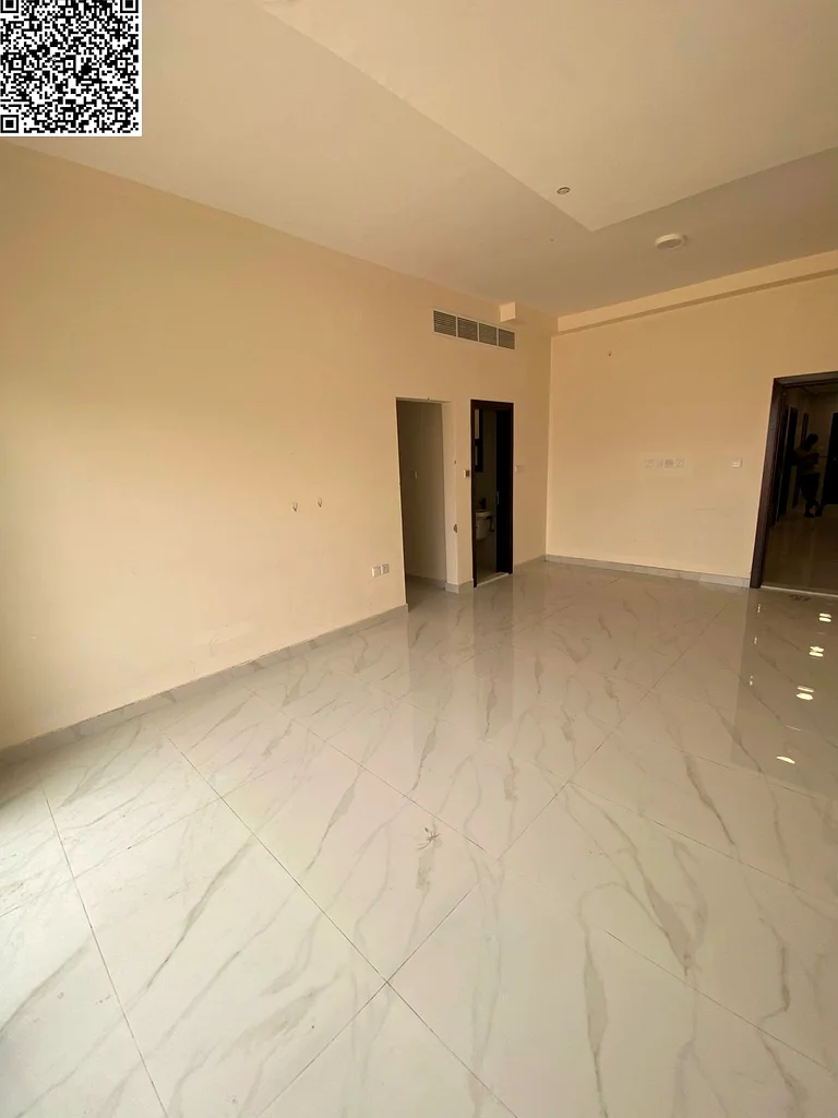 أفضل غرفة نوم رئيسية وأفخمها مع حمامين وقاعة وشرفة ومطبخ كبير63714170101507111