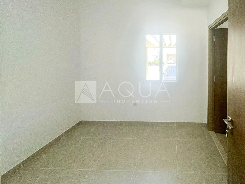Back to Back | Middle Unit | Vacant63735863410434114
