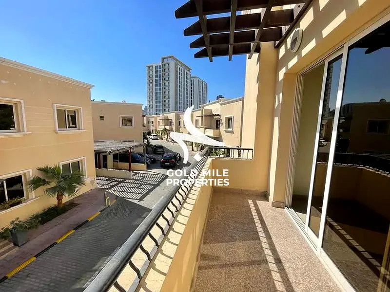 فيلا فسيحة مكونة من 5 غرف نوم + خادمة ||| حياة عائلية مثالية ||| مجتمع مغلق63743888639361111