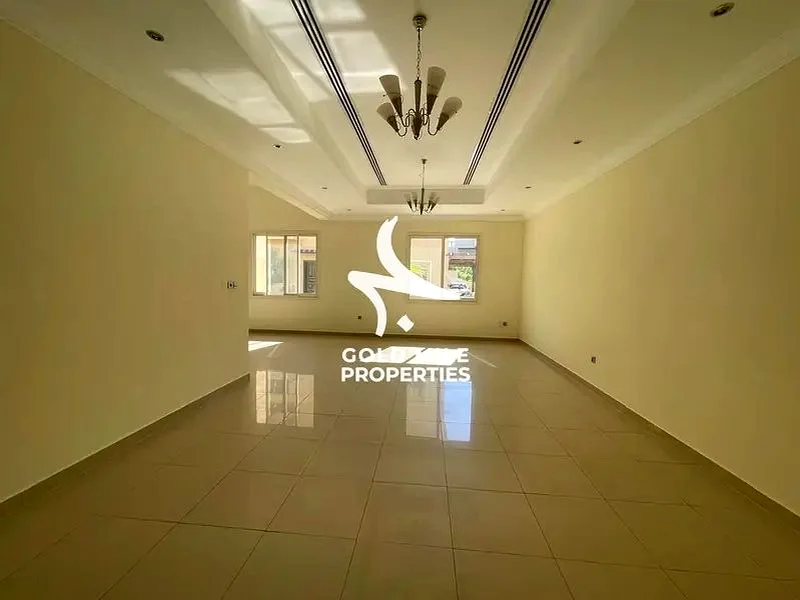 فيلا فسيحة مكونة من 5 غرف نوم + خادمة ||| حياة عائلية مثالية ||| مجتمع مغلق63743888639361113