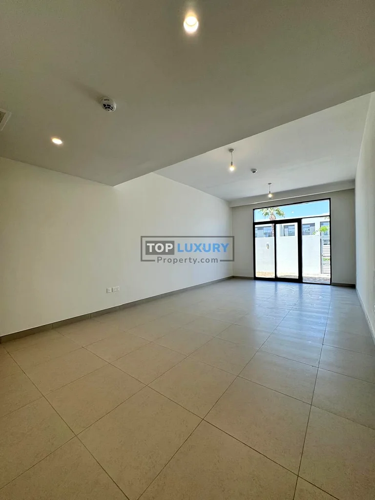 جديد بالكامل | تخطيط واسع | جاهز للانتقال63751782127105110