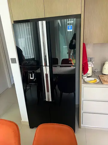 Hitachi fridge 4 Door with water dispenser